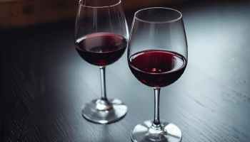 High-altitude red wines